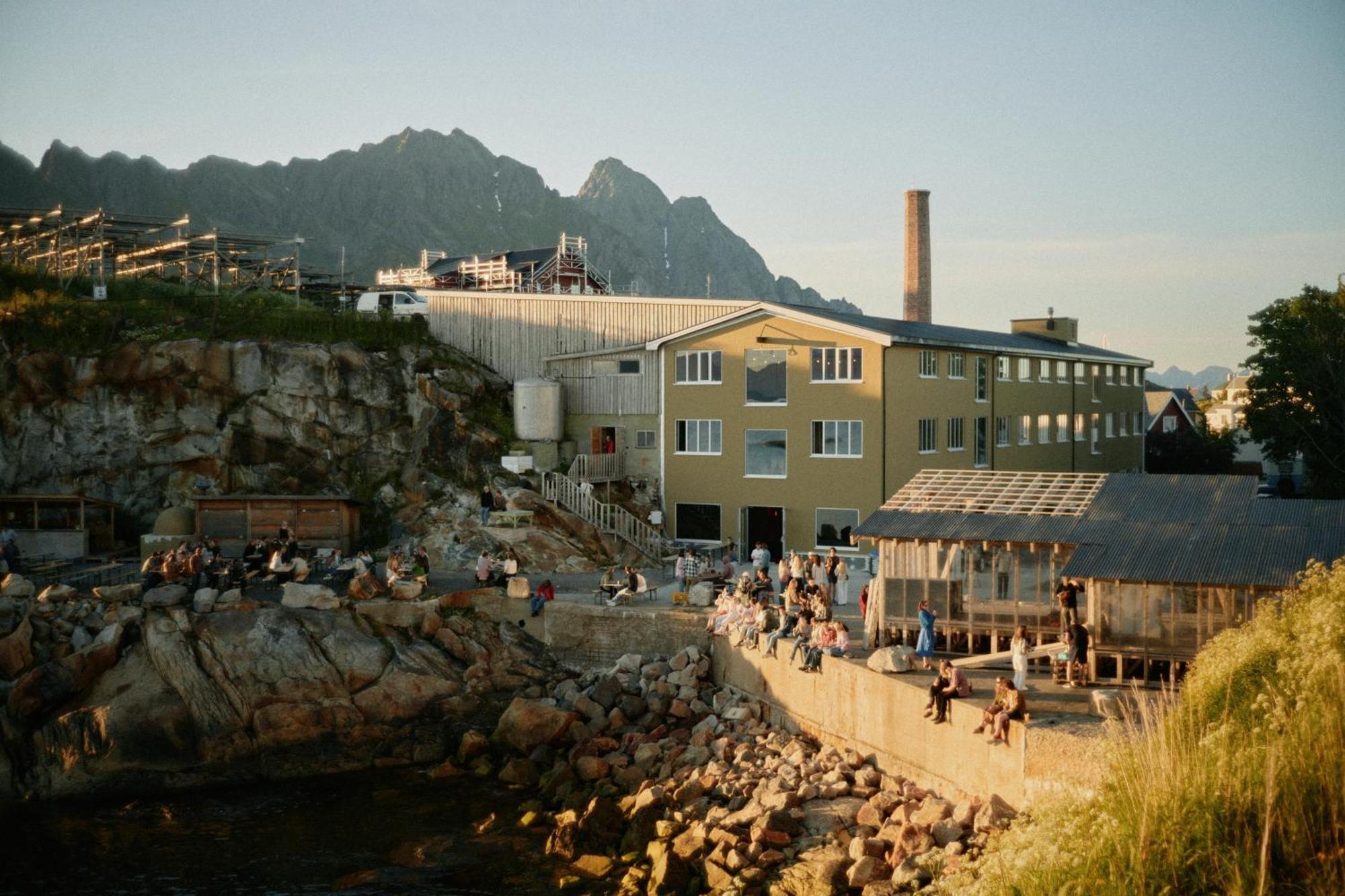 Trevarefabrikken Henningsvaer Exteriér fotografie