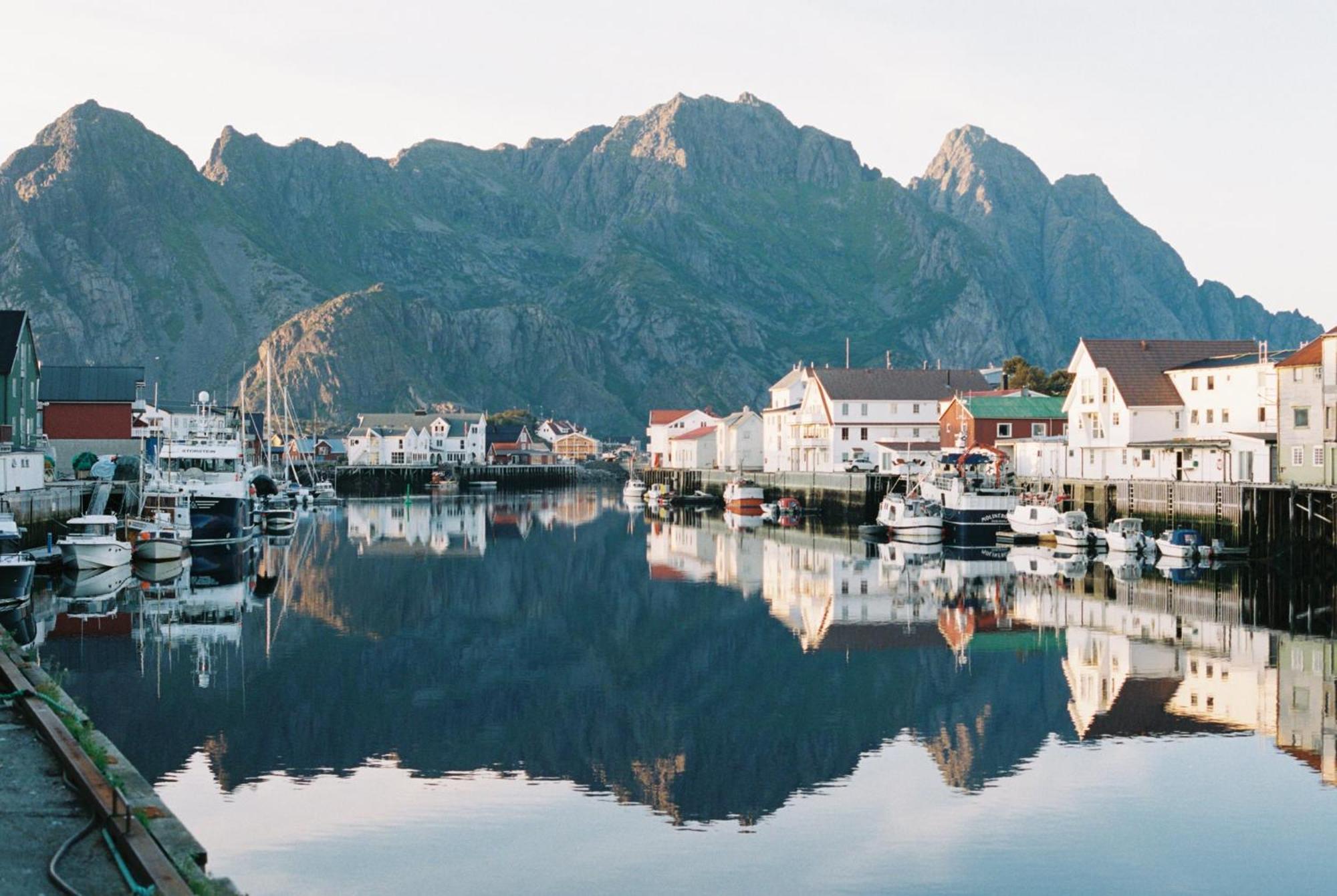 Trevarefabrikken Henningsvaer Exteriér fotografie