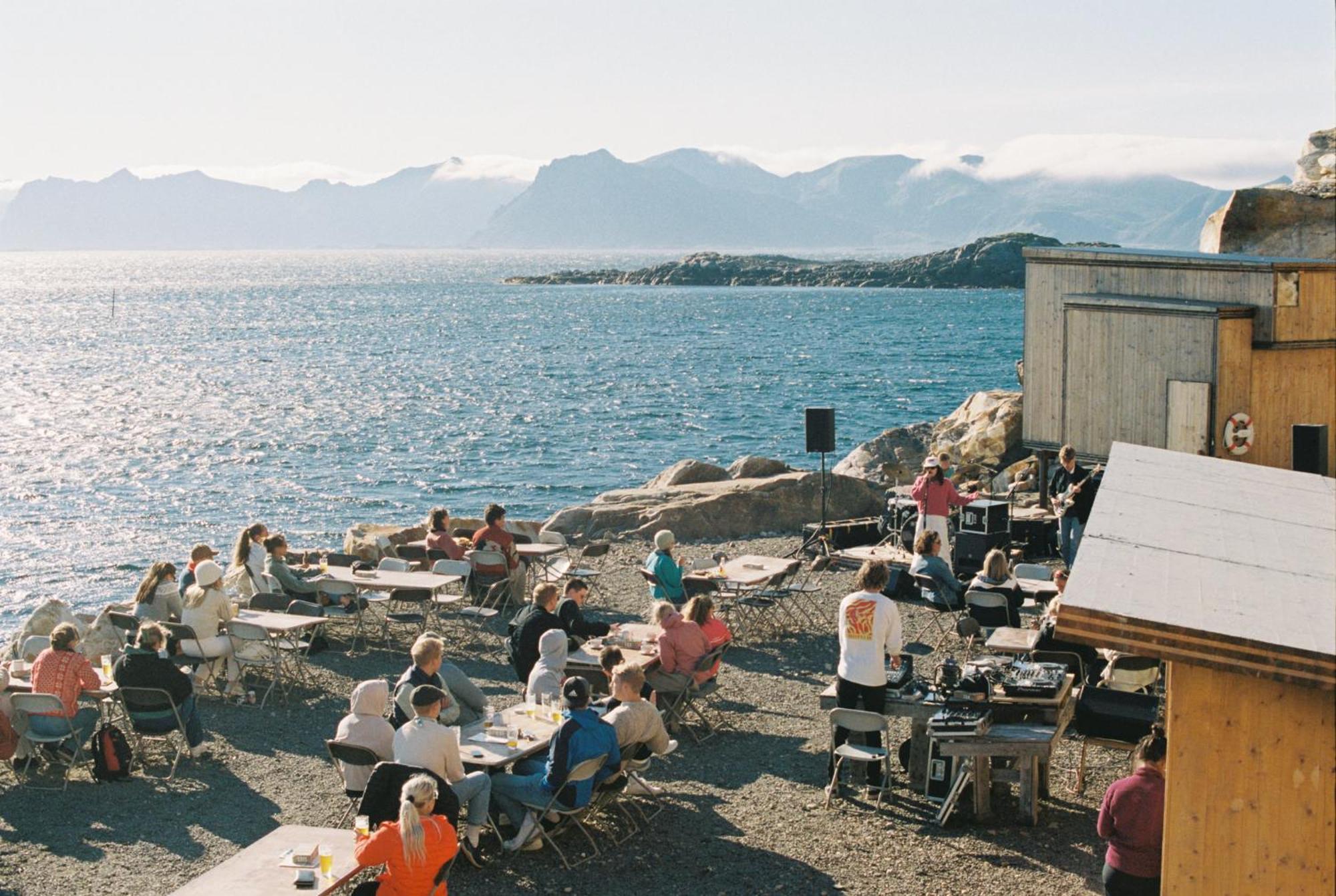 Trevarefabrikken Henningsvaer Exteriér fotografie